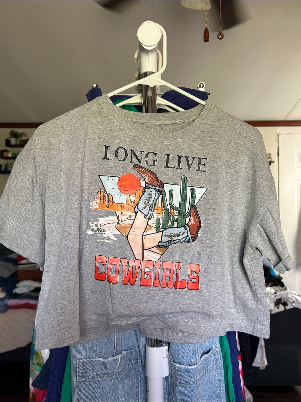 Long Live Cowgirls Graphic Crop Tee - Gray